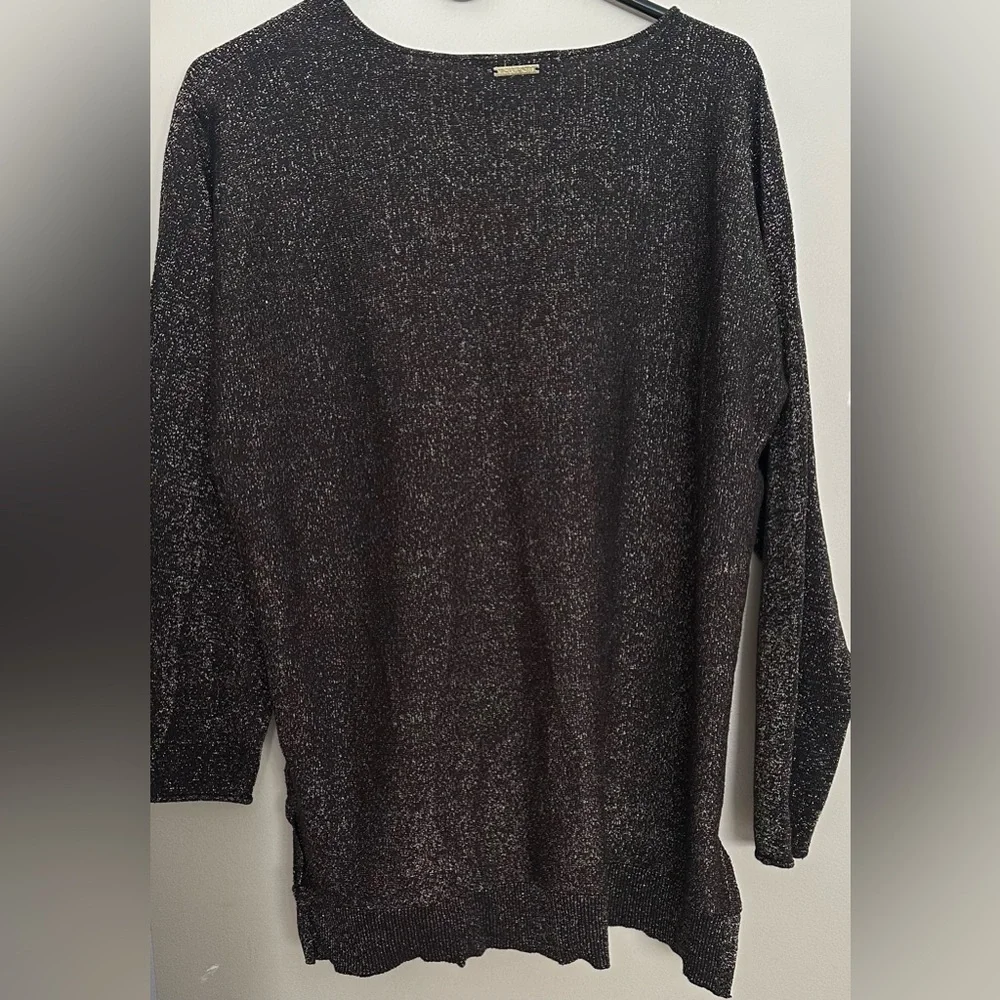 MICHAEL KORS size LARGE Elegant Black Sweater with sparkling GOLD.